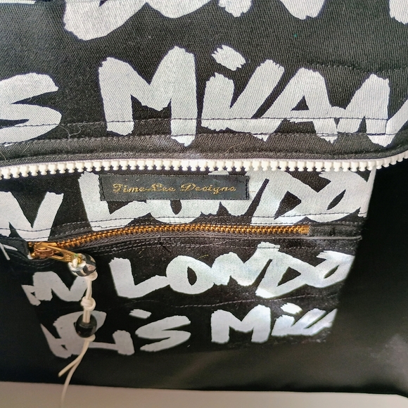 Beautiful Black and White Graphic Tote Bag❤️ - Picture 5 of 6